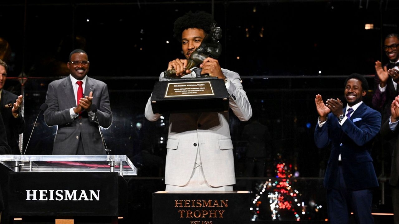 Jayden Daniels, último ganador del Trofeo Heisman, se declara elegible para el NFL Draft 2024
