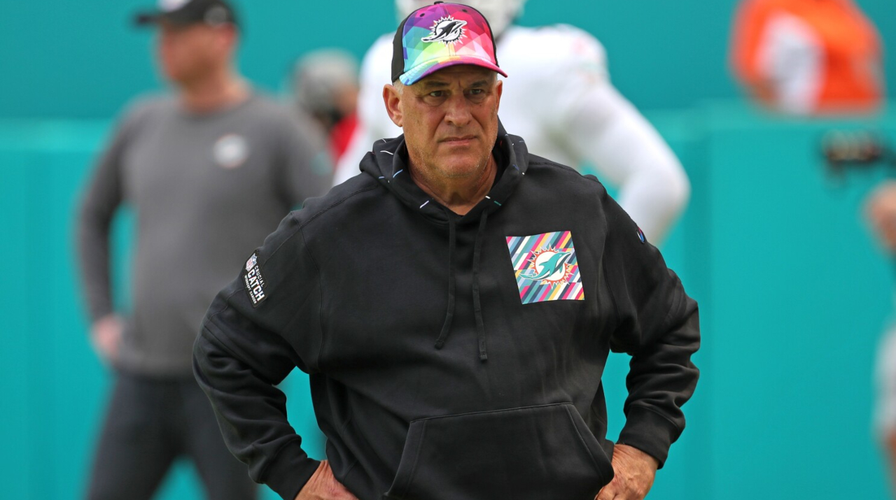 Philadelphia Eagles le roba entrenador a Miami Dolphins tras su eliminación de los Playoffs de la NFL