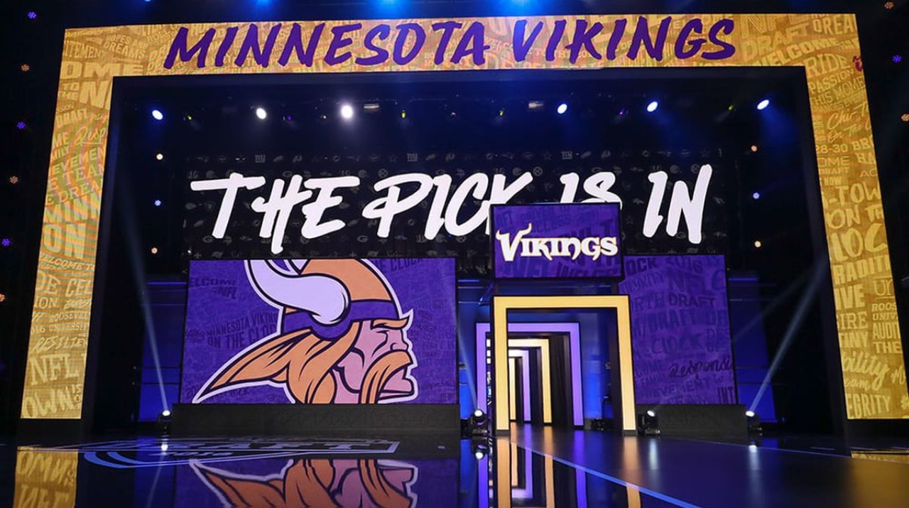 ¿Suben para elegir mariscal? Minnesota Vikings sorprende con intercambio de cara al NFL Draft 2024