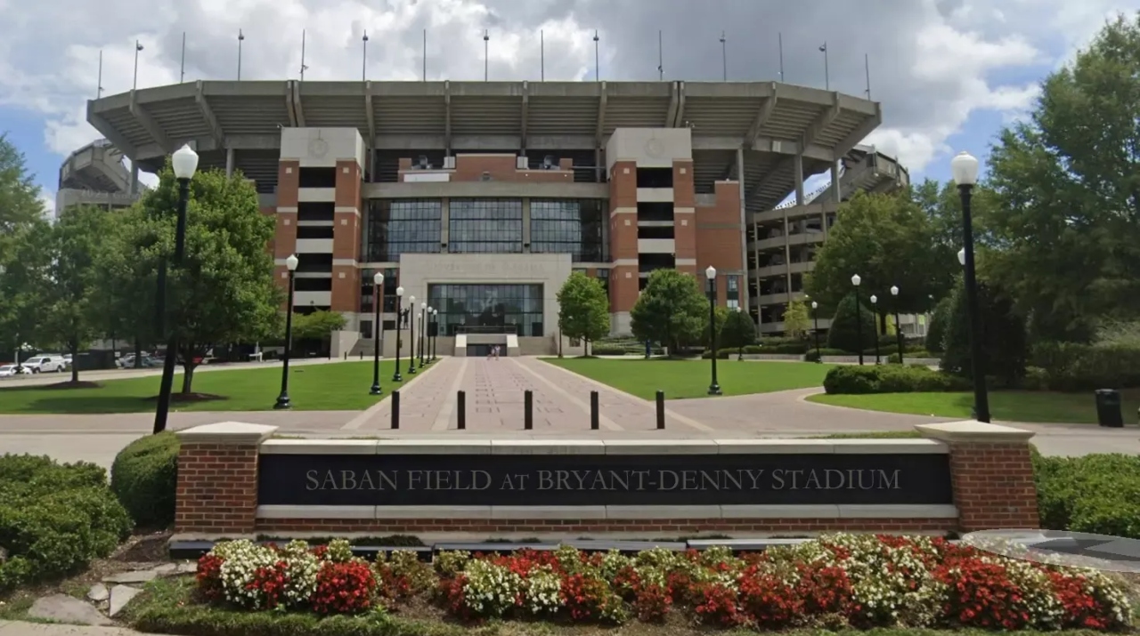 Alabama nombra su campo en honor a Nick Saban: así será el nuevo aspecto del Bryant-Denny Stadium esta temporada