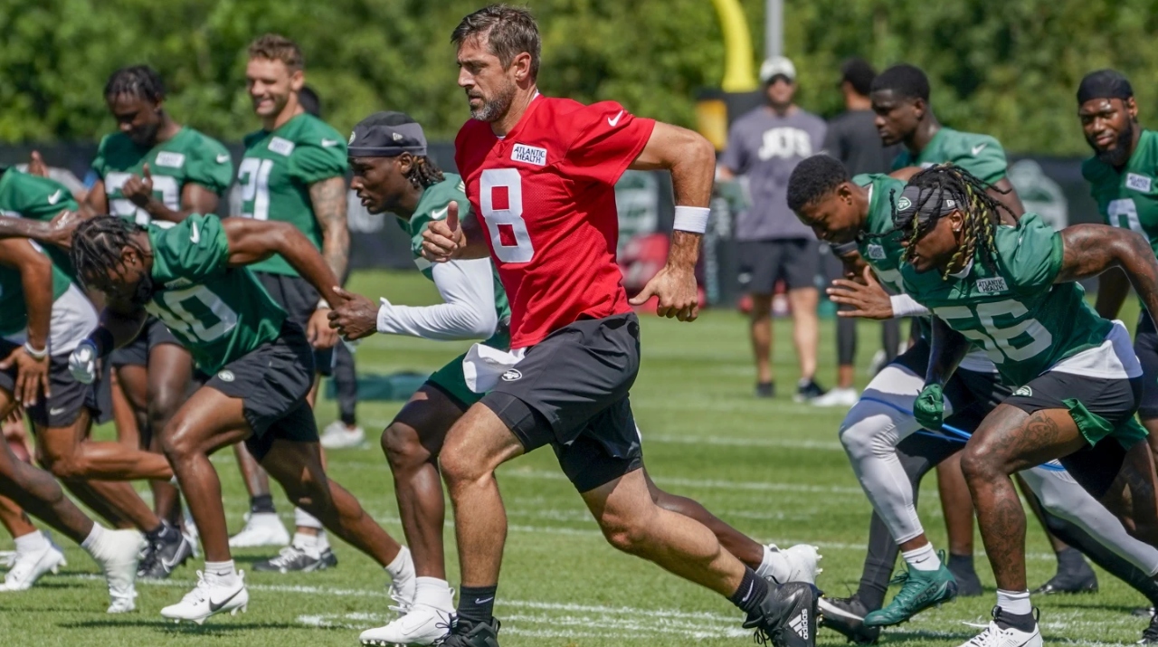 Training camp: Aaron Rodgers demuestra liderazgo con los New York Jets