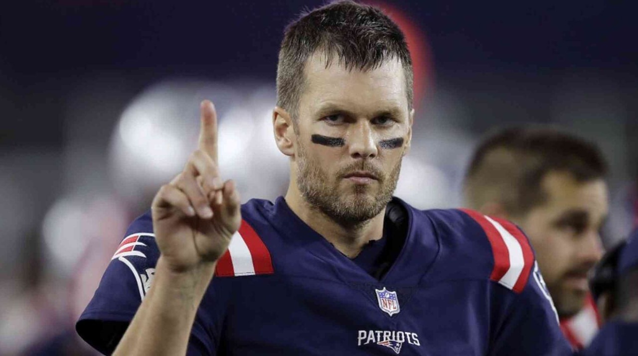 Tom Brady critica como 'tragedia' hacer jugar a quarterbacks novatos desde el inicio