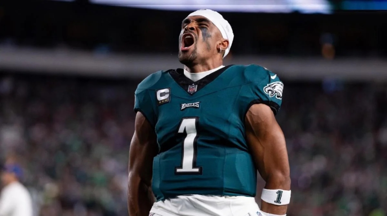 Jalen Hurts ansía liderar la ofensiva de Philadelphia Eagles tras el retiro de Jason Kelce