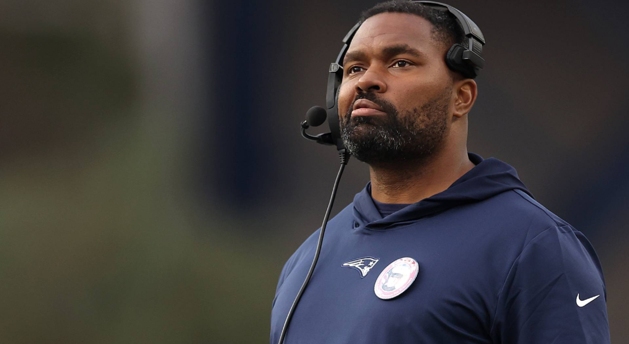 Jerod Mayo busca equilibrar legado y futuro mientras deja su marca en New England Patriots