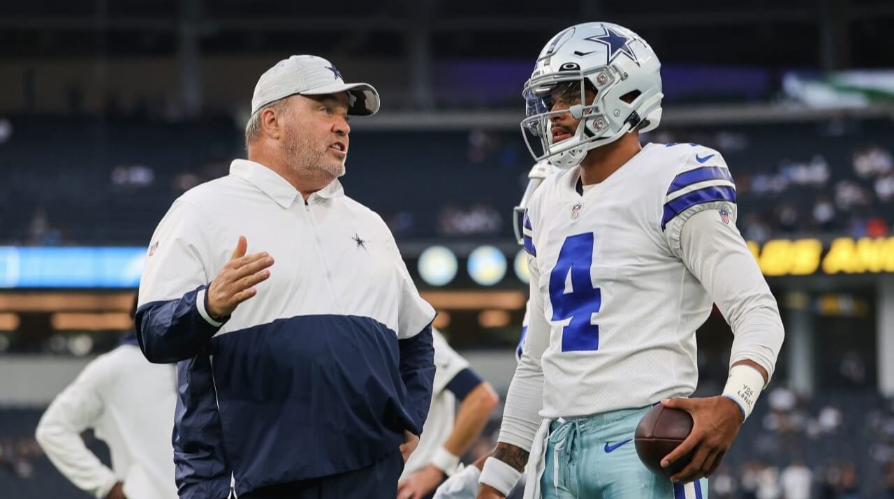 Dak Prescott respalda a Mike McCarthy pese al mal rendimiento de Dallas Cowboys