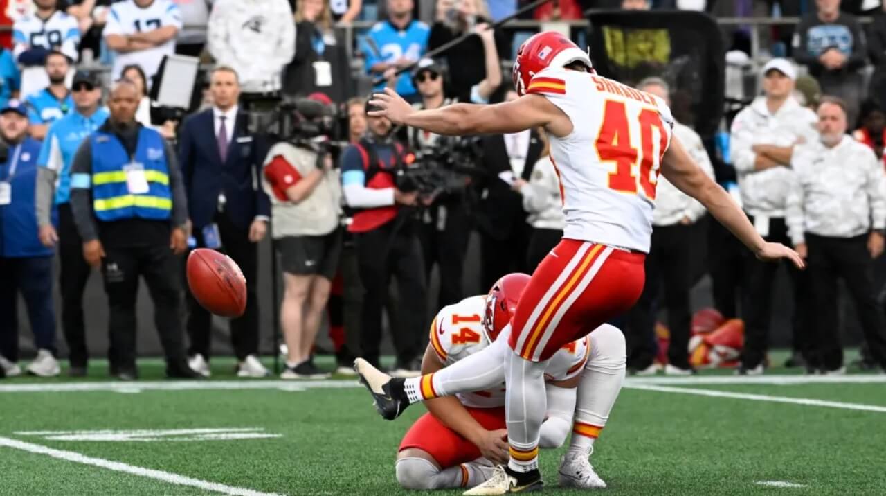 ¿Por qué no juega Spencer Shrader hoy con Kansas City Chiefs vs. Las Vegas Raiders?