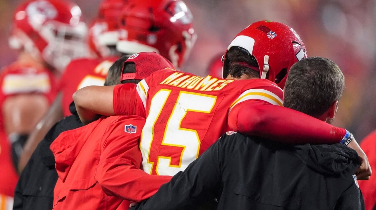 Alerta en Kansas City Chiefs: Patrick Mahomes está en duda para enfrentar a Houston Texans