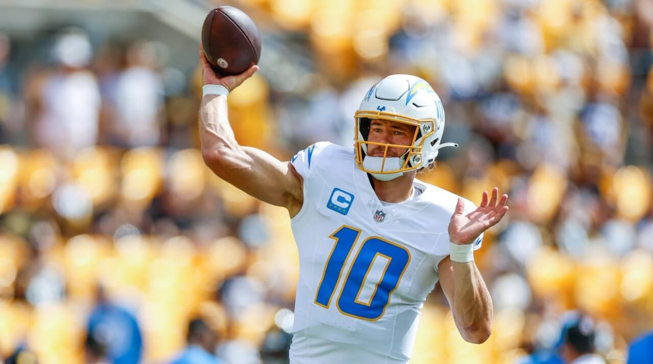 ¿Juega o no Justin Herbert hoy con Los Angeles Charges vs. Denver Broncos?